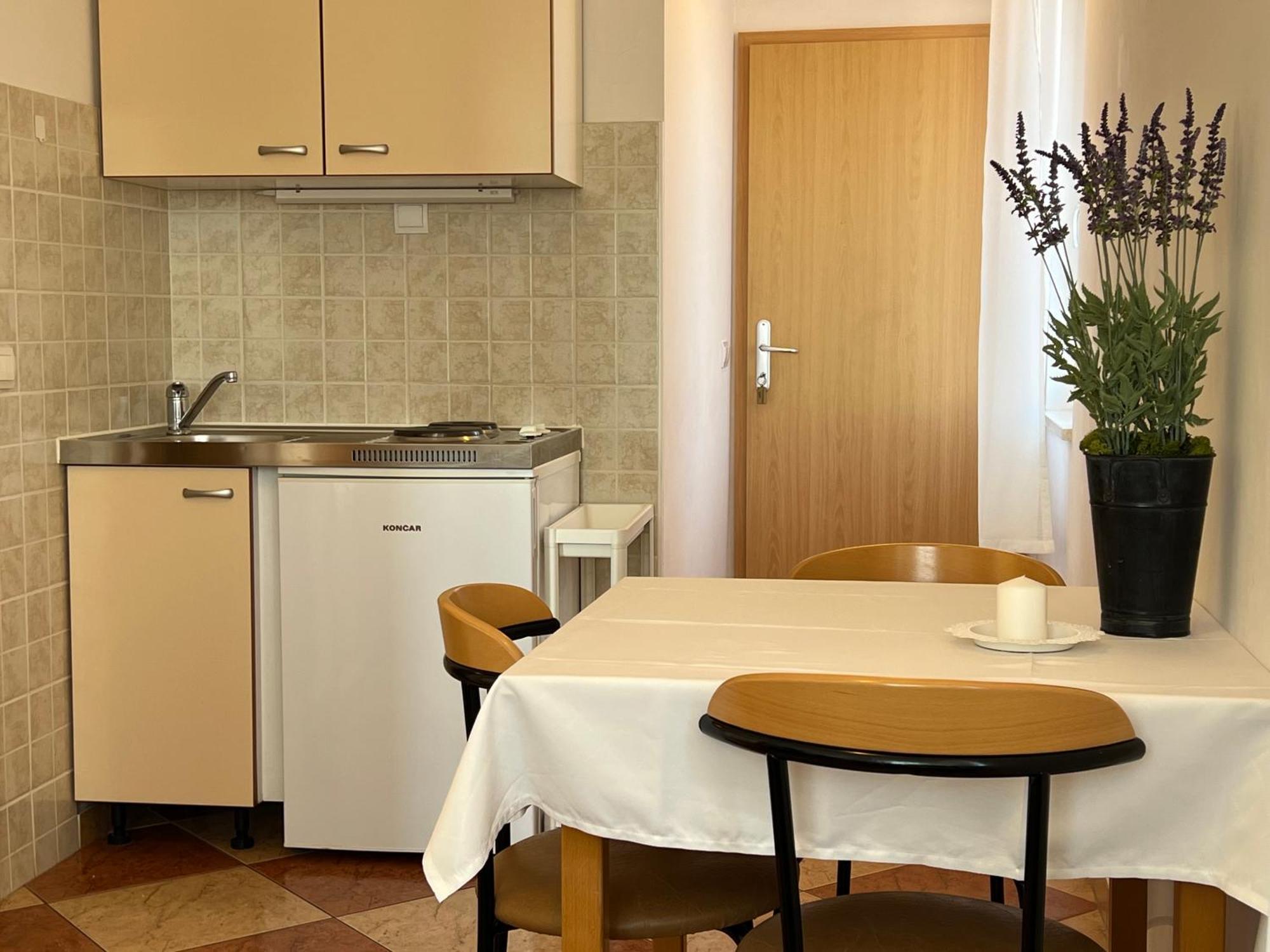 Apartments And Rooms Katija & Egon Korčula Екстериор снимка