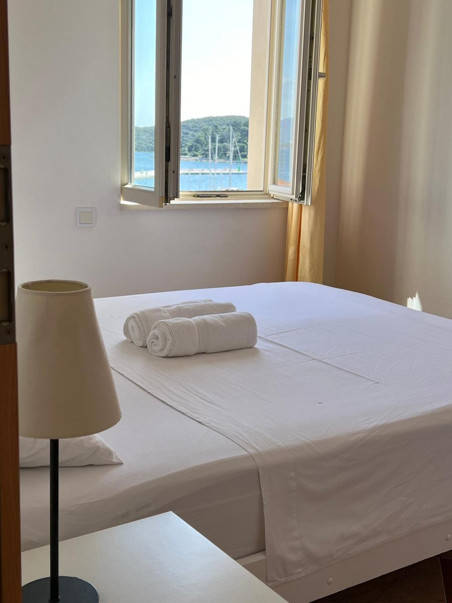 Apartments And Rooms Katija & Egon Korčula Екстериор снимка